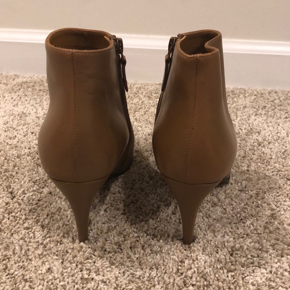 Beige leather Balenciaga booties - Picture 5 of 8